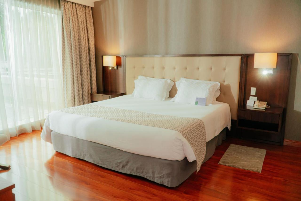 Aparta Hotel Torres De Suites Кито Экстерьер фото