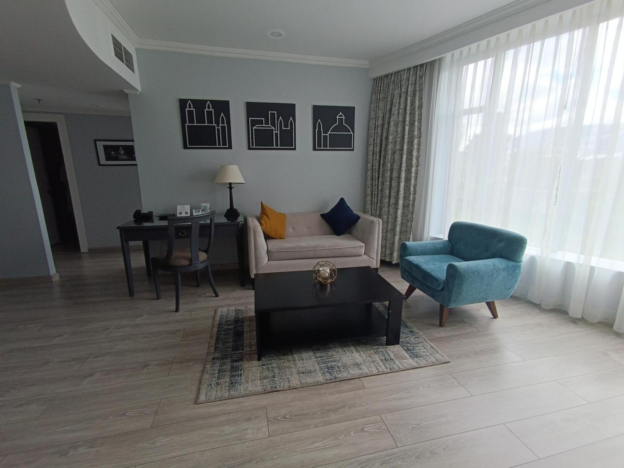 Aparta Hotel Torres De Suites Кито Экстерьер фото