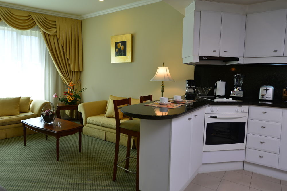 Aparta Hotel Torres De Suites Кито Экстерьер фото